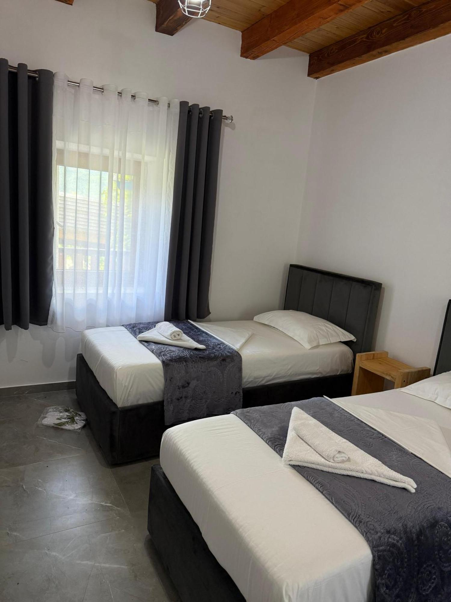 Guesthouse Te Tata Тет Екстериор снимка