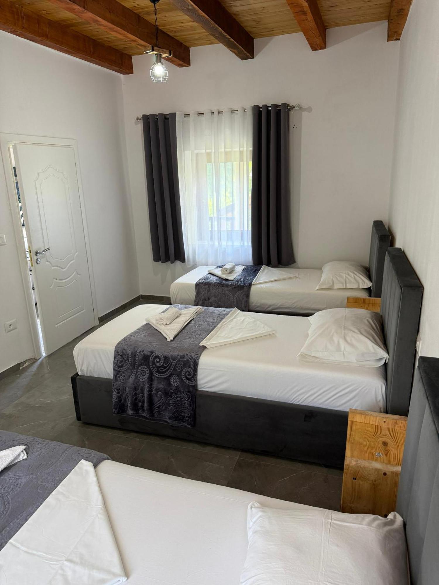 Guesthouse Te Tata Тет Екстериор снимка